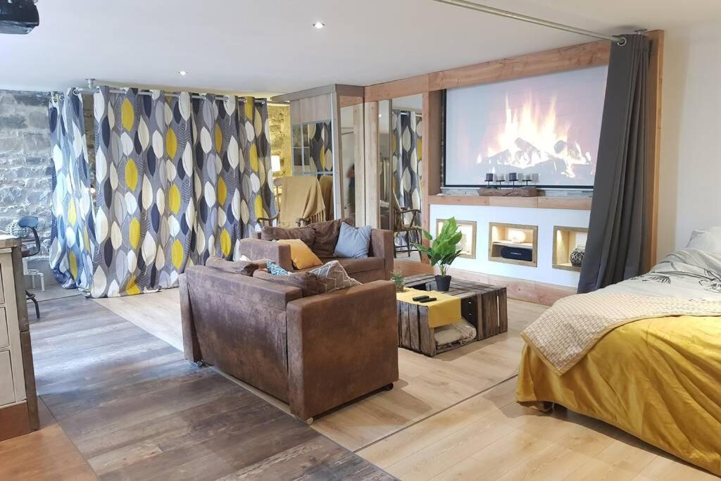 L'Idyllique - Studio Prive Sous Maison Saint-Didier-sur-Beaujeu エクステリア 写真